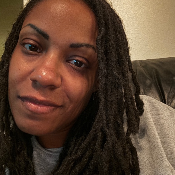 Meet your Posher, Angela - Picture 1 of 1